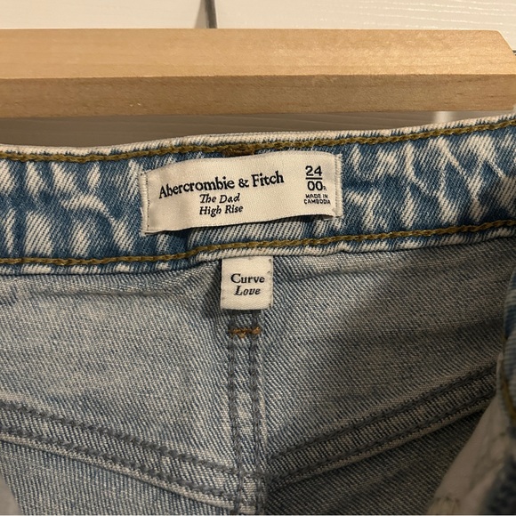 Abercrombie & Fitch Curve Love High Rise Dad Jean - Picture 3 of 4